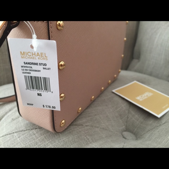 NWT Michael Kors Sandrine Stud LG EW Crossbody ✨ - Picture 2 of 8